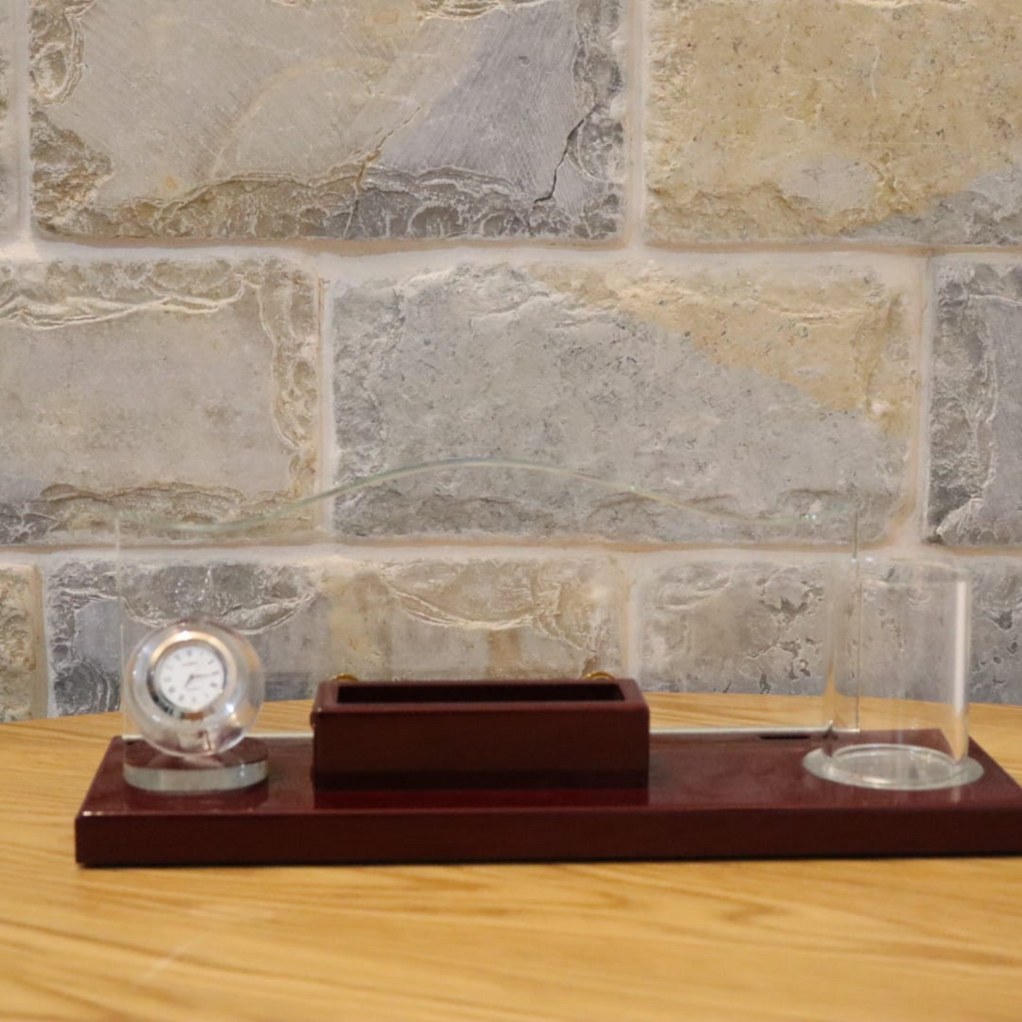 Crystal Desk Stand- סטנד קריסטל למשרד