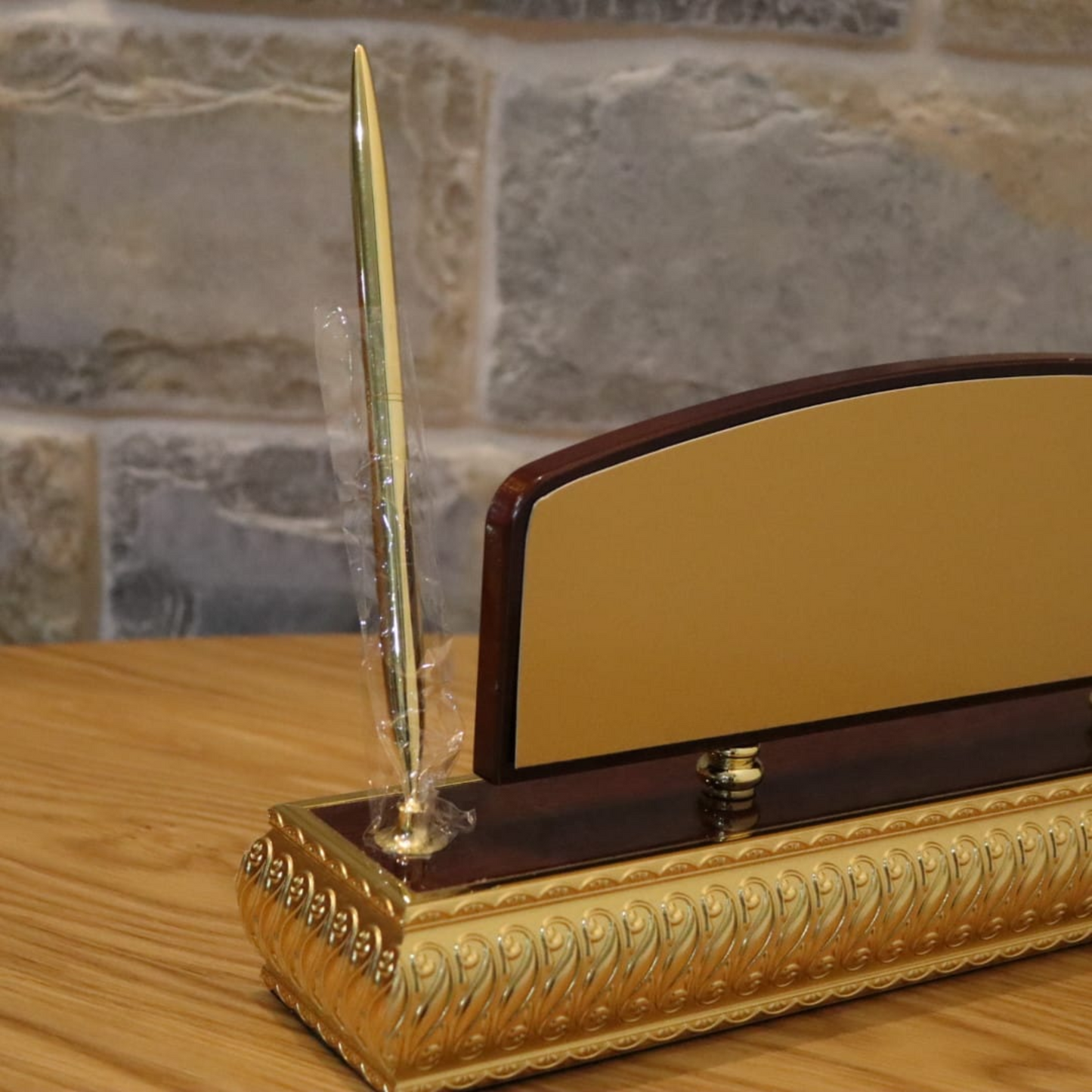 Wood Desk Stand- סטנד עץ למשרד