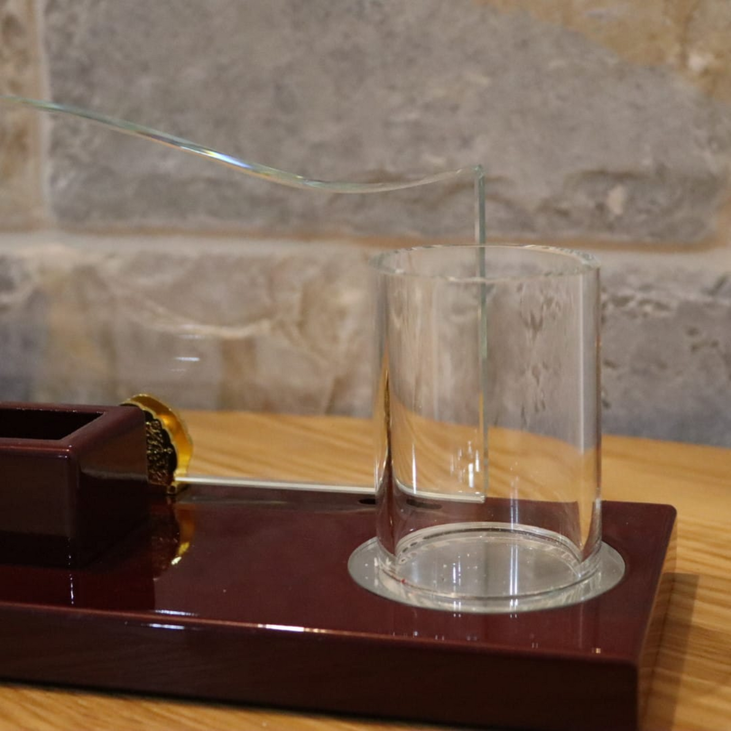 Crystal Desk Stand- סטנד קריסטל למשרד