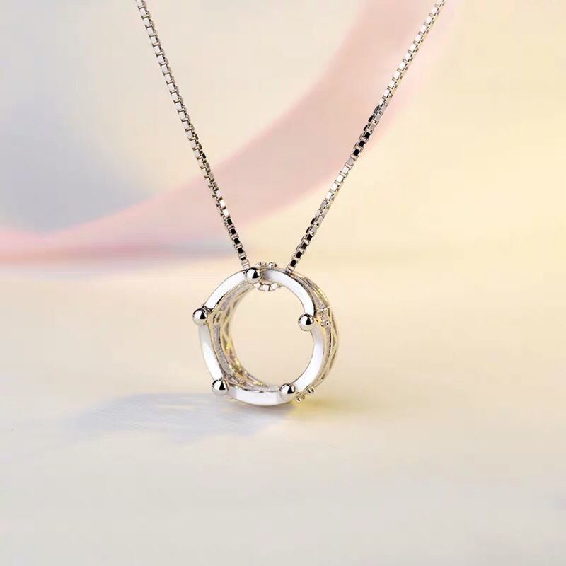 Crown silver plated necklace