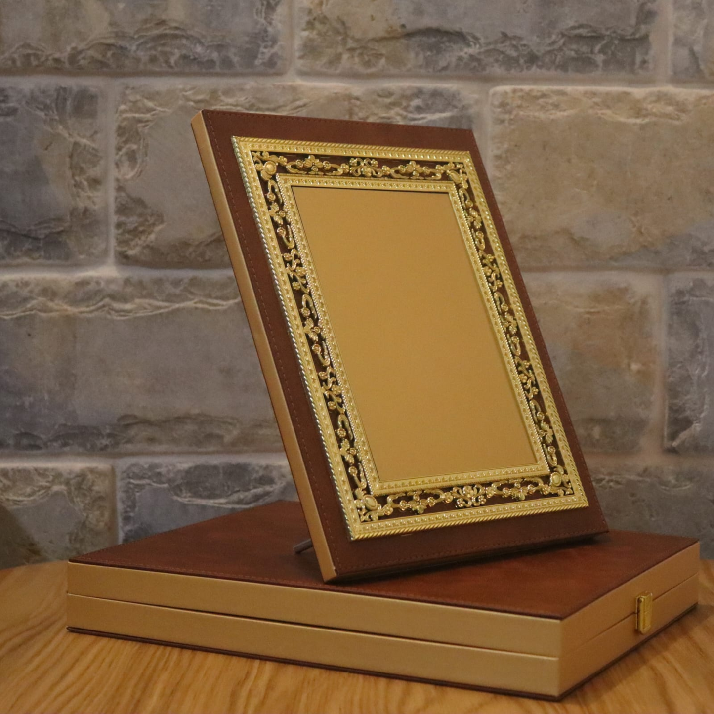 Appreciation Plaque- מעמד עור מפואר ענק - درع تقدير جلد فاخر