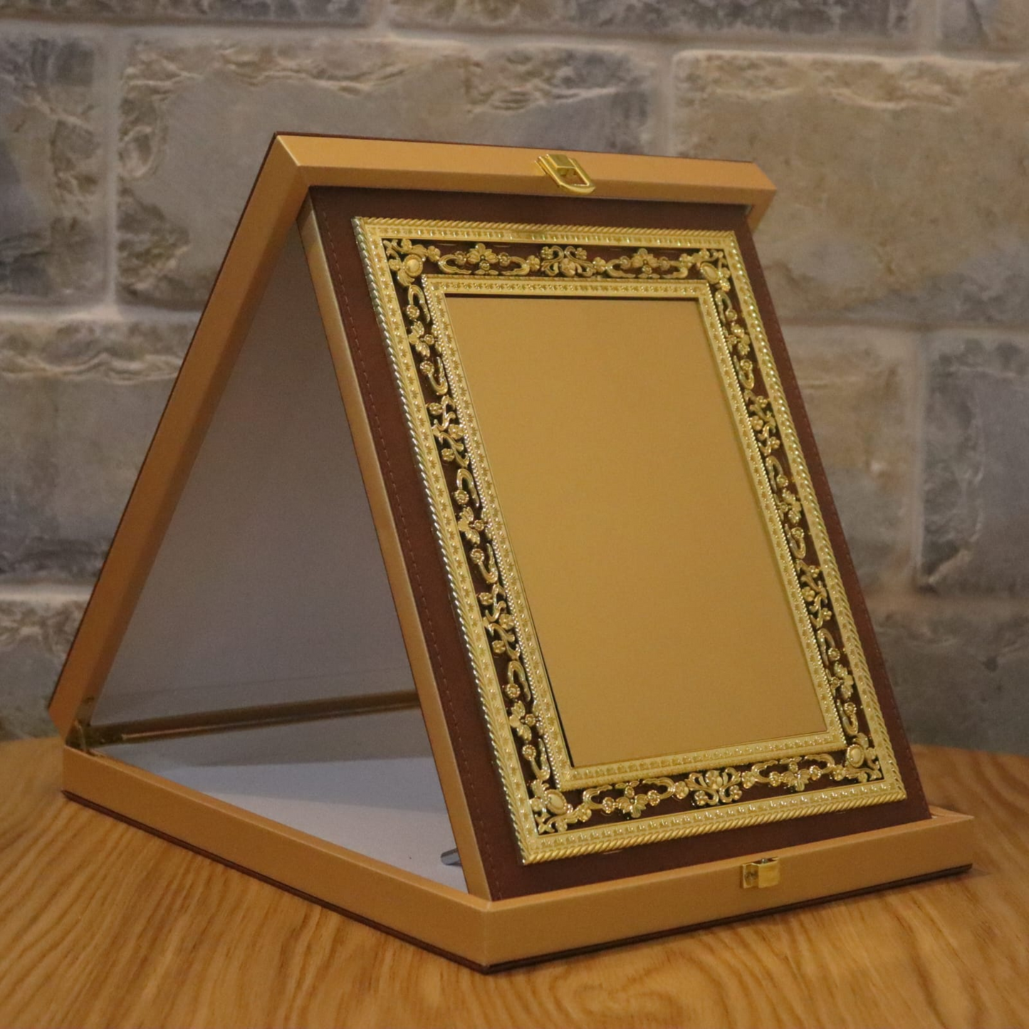 Appreciation Plaque- מעמד עור מפואר ענק - درع تقدير جلد فاخر