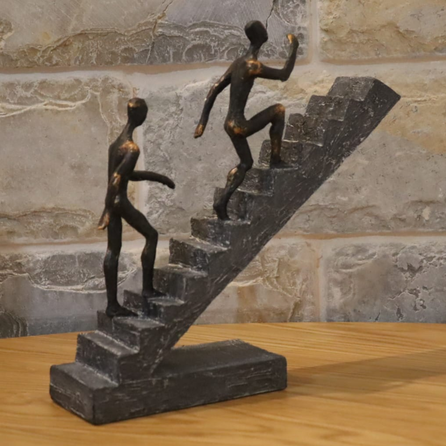 Statue- פסל עולים לפיסגה עם הקדשה אישית