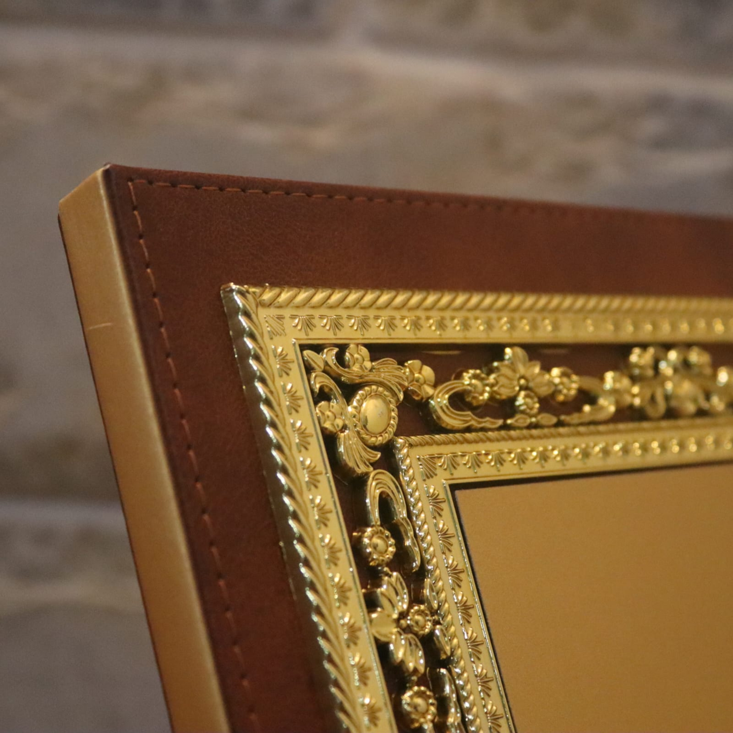 Appreciation Plaque- מעמד עור מפואר ענק - درع تقدير جلد فاخر