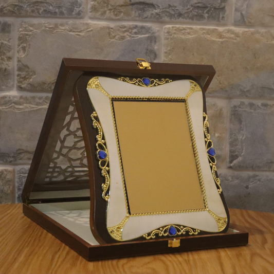 Indian Wooden Stand- מעמד עץ הודי- درع تقدير